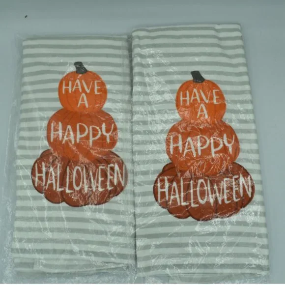 Nicole Miller Halloween Kitchen Towels Set of 2 New - Picture 1 of 4